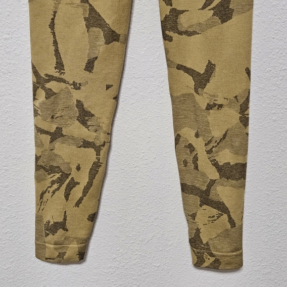 Gymshark Csmo leggings size medium - Picture 9 of 11